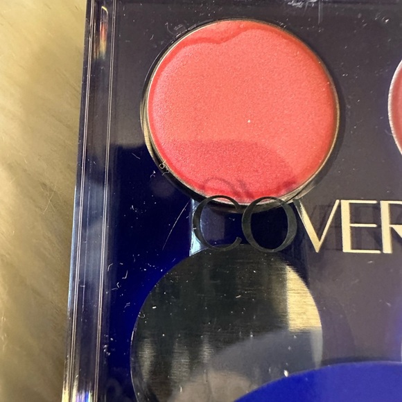 💚4/$10 CoverGirl Value Starter Kit - Pink and Silver - Picture 2 of 7
